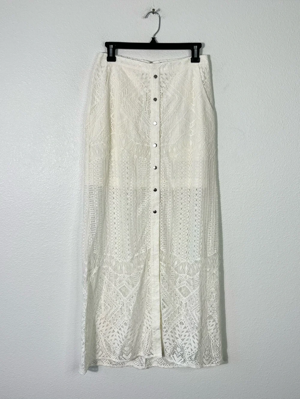 BCBGMaxAzria Harper White Lace Maxi Skirt Size 2 Cotton Snap Button Front NEW